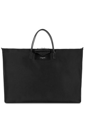 Polochon 24H textile noir avec pochette rabat et anses en cuir noir, logo LANCASTER sur l'avant de la pochette 