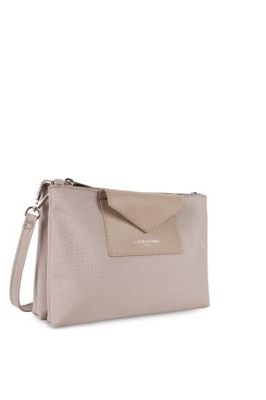 Sac trotteur SMART KBA beige avec pochette rabat sur le devant griffée de la marque LANCASTER