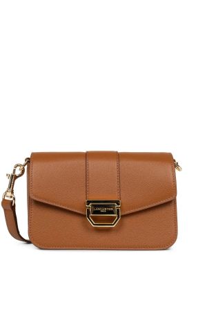 petit sac trotteur à rabat Lancaster Valor en cuir grainé camel